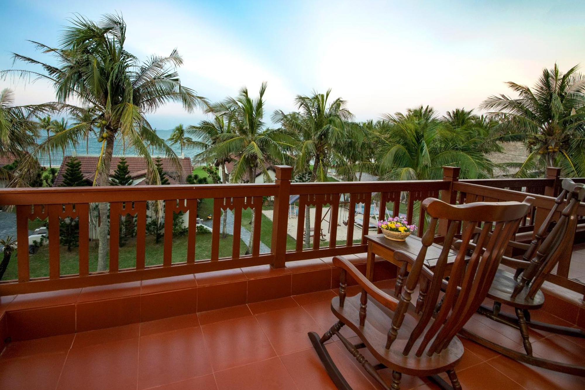 Superior Double or Twin Room Partial Sea View